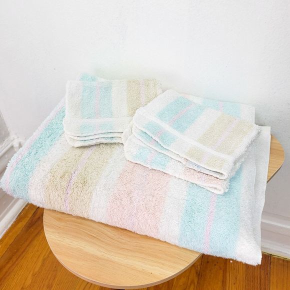 Dundee Bath Vintage 8s90s Palatial By Dundee Pastel Stripe Bath